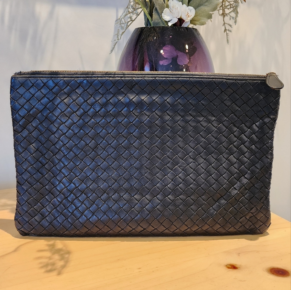 Auth Bottega Veneta Intrecciato Zip Pouch